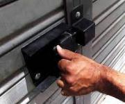 Fechadura Portinhola Mul-T-Lock Porta de Aço Alta Segurança